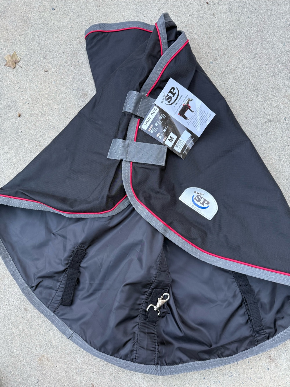 Rockin’ SP by Smartpak NEW w/ tags Neck Rug black w/ red 1000D ballistic